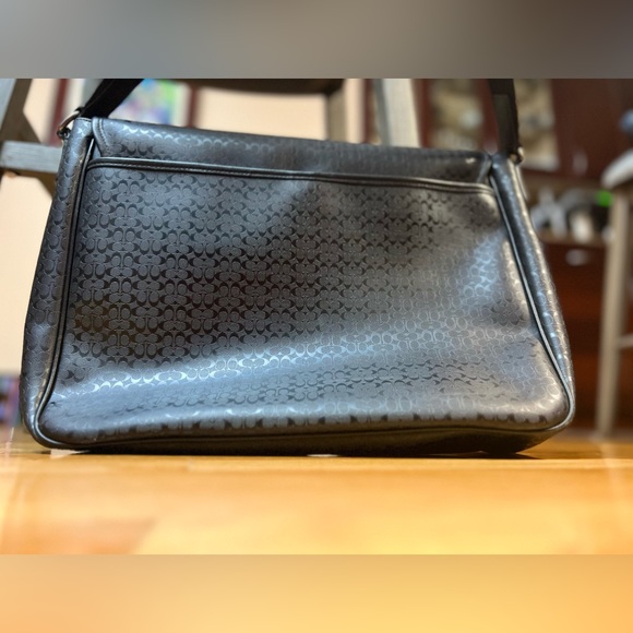 Coach messenger bag - authentic - Picture 3 of 8